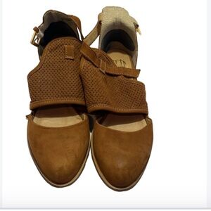 House of Harlow 1960 brown suede shoes SZ 38 or 7.5/8